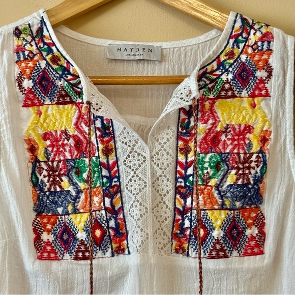 Hayden| Boho White Multicolour Embroidered Light & Airy Sleeveless Blouse Sz M - Picture 2 of 4